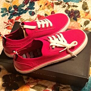 Tommy Hilfiger Gessie shoes 7.5